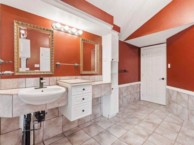 Salle de bains attenante à la CCP