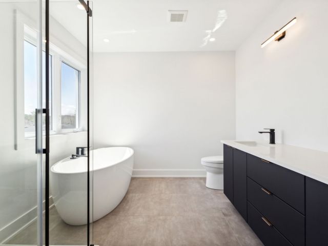 Ensuite bathroom