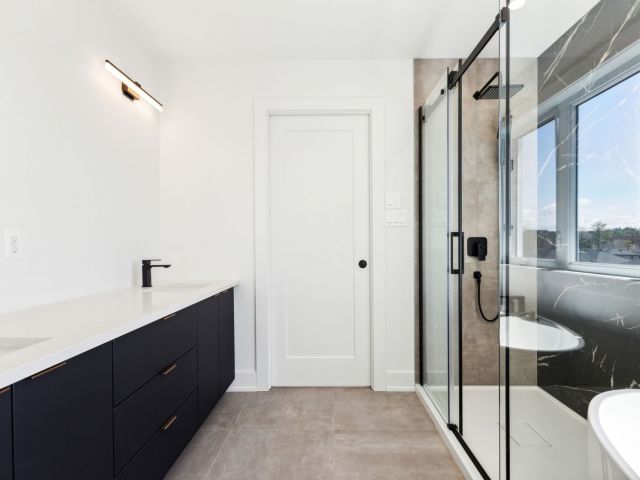 Ensuite bathroom